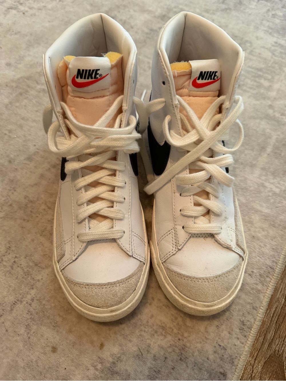 Nike Blazer Mid 77 Women’s Sneakers Size 8